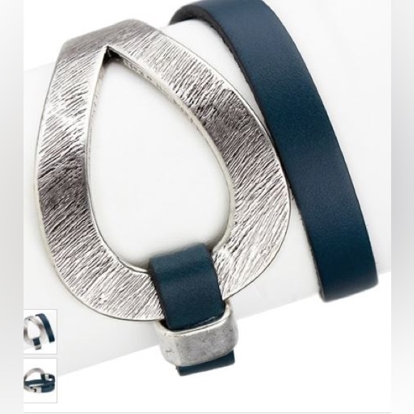 Navy and Silvertone bracelet - Picture 2 of 2